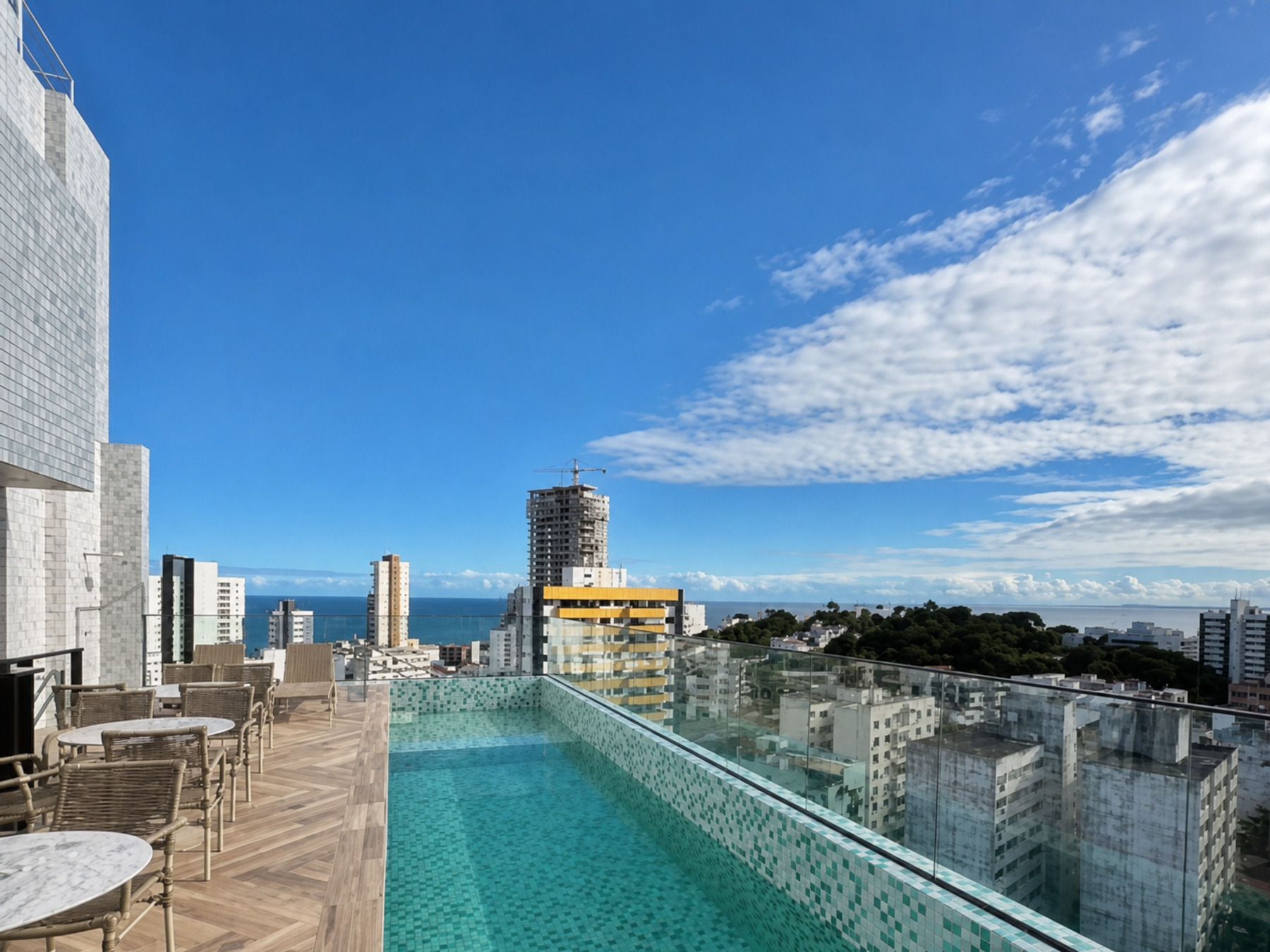 Pool des Gebäudes